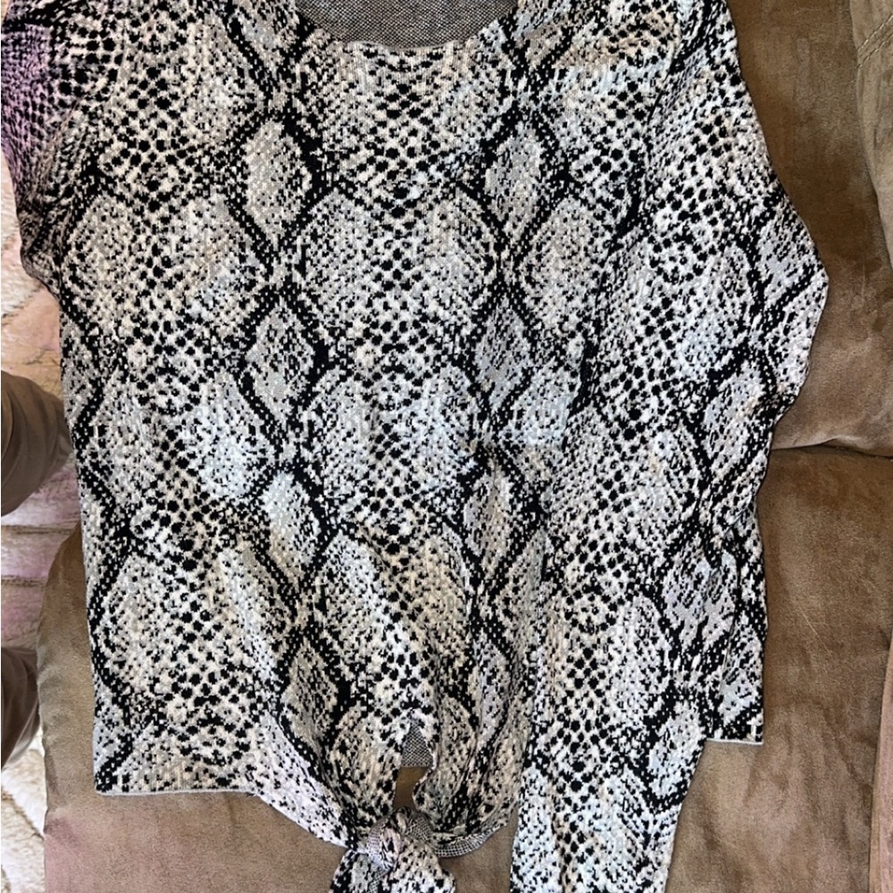 Guess Black and White Snake Print Sweater